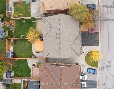 
Longhouse  <a href='https://luckyalan.com/community.php?community=Vaughan:East Woodbridge'>East Woodbridge, Vaughan</a> 4 beds 3 baths 2 garage $1.548M