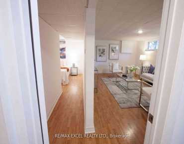 33 Alanadale Ave Bullock, Markham 3 beds 2 baths garage $1.33M