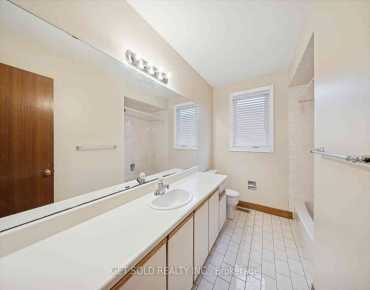 
99 Carmen Cres East Woodbridge, Vaughan 3 beds 4 baths 2 garage $1.26M
