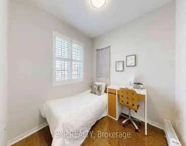 465 Bur Oak Ave <a href='https://luckyalan.com/community.php?community=Markham:Berczy'>Berczy, Markham</a> 3 beds 2 baths 1 garage $879K
