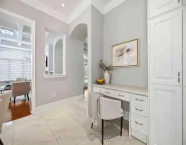 
8312 Kipling Ave <a href='https://luckyalan.com/community.php?community=Vaughan:West Woodbridge'>West Woodbridge, Vaughan</a> 3 beds 3 baths  garage $699.999K