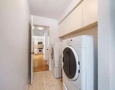 427 Mathews Crt Glenway Estates, Newmarket 4 beds 3 baths 2 garage $1.3M
