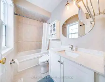 363 Pickering Cres Gorham-College Manor, Newmarket 4 beds 3 baths 2 garage $1.19M