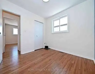 701 Sunnypoint Dr Huron Heights-Leslie Valley, Newmarket 3 beds 1 baths 3 garage $699.9K
