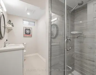 
29 Canterbury Crt Harding, Richmond Hill 3 beds 4 baths 2 garage $1.35M
