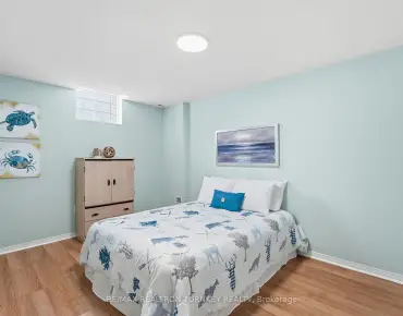 78 Clearmeadow Blvd Summerhill Estates, Newmarket 3 beds 2 baths 1 garage $899K
