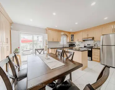 
5 Holloway Rd Cedarwood, Markham 3 beds 4 baths 1 garage $884.9K