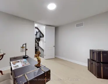 
24 Patrice Cres <a href='https://luckyalan.com/community.php?community=Vaughan:Crestwood-Springfarm-Yorkhill'>Crestwood-Springfarm-Yorkhill, Vaughan</a> 4 beds 5 baths 2 garage $1.419M