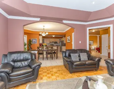 156 Novaview Cres <a href='https://luckyalan.com/community.php?community=Vaughan:East Woodbridge'>East Woodbridge, Vaughan</a> 4 beds 5 baths 2 garage $1.75M
