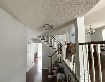 2 Honeybourne Cres Bullock, Markham 3 beds 2 baths 1 garage $899K