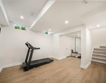 17 Dunloe Rd Bayview Hill, Richmond Hill 5 beds 7 baths 3 garage $2.999M