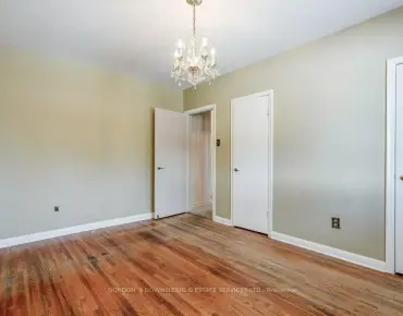 
369 Harewood Blvd Bristol-London, Newmarket 3 beds 4 baths 2 garage $1.15M