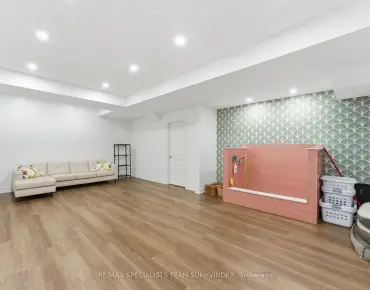 
136 Adario Cres <a href='https://luckyalan.com/community.php?community=Vaughan:Vellore Village'>Vellore Village, Vaughan</a> 3 beds 3 baths 1 garage $1.21M