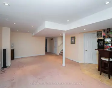 24 Drakefield Rd Bullock, Markham 3 beds 2 baths 1 garage $1.19M