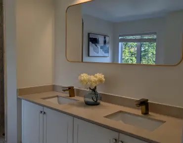 
14 Woodgate Pines Dr <a href='https://luckyalan.com/community.php?community=Vaughan:Kleinburg'>Kleinburg, Vaughan</a> 4 beds 5 baths 2 garage $1.986M