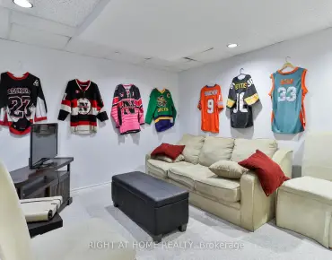 
819 Srigley St Gorham-College Manor, Newmarket 3 beds 2 baths 1 garage $999K
