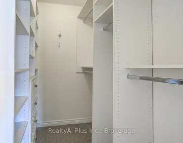 10 Ferris St <a href='https://luckyalan.com/community.php?community=Richmond Hill:Langstaff'>Langstaff, Richmond Hill</a> 3 beds 3 baths 1 garage $998.9K