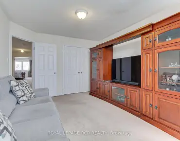 
180 Woodspring Ave Woodland Hill, Newmarket 4 beds 4 baths 2 garage $1.249M