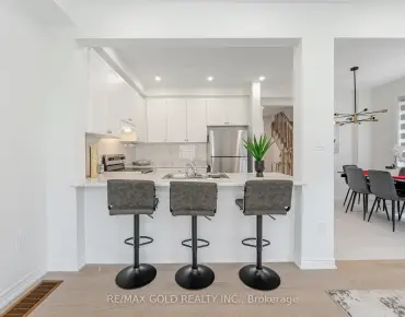 
30 Mosswood Rd <a href='https://luckyalan.com/community.php?community=Vaughan:Patterson'>Patterson, Vaughan</a> 3 beds 4 baths 1 garage $999K