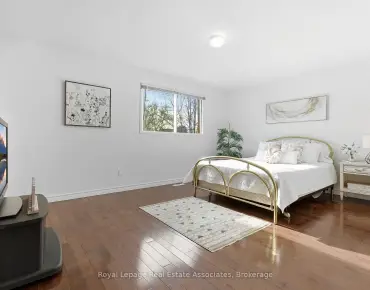 
115 Coles Ave Vaughan Grove, Vaughan 3 beds 4 baths 1 garage $1.149M