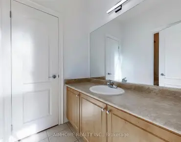 68 Denton Circ Maple, Vaughan 3 beds 4 baths 1 garage $899.999K