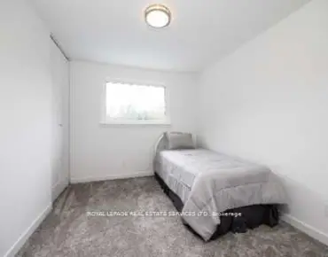 
61 Sorrell Cres <a href='https://luckyalan.com/community.php?community=Markham:Milliken Mills East'>Milliken Mills East, Markham</a> 3 beds 3 baths  garage $898K