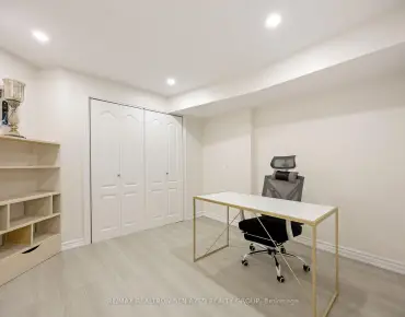 
78 Charing Cres Aurora Highlands, Aurora 4 beds 4 baths 2 garage $1.7M
