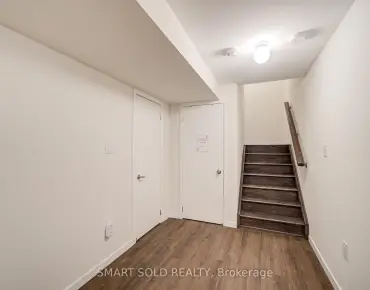 
Highglen  <a href='https://luckyalan.com/community.php?community=Markham:Middlefield'>Middlefield, Markham</a> 4 beds 4 baths 2 garage $1.3M