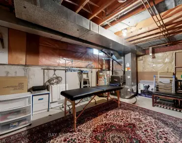 
Stuffles  Stonehaven-Wyndham, Newmarket 4 beds 6 baths 2 garage $1.288M