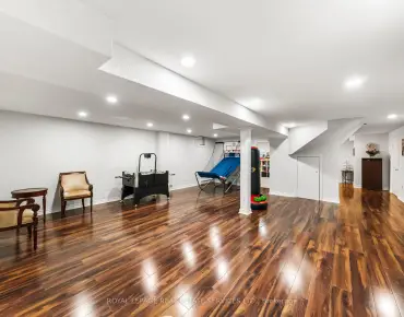 
Francesca  <a href='https://luckyalan.com/community.php?community=Vaughan:East Woodbridge'>East Woodbridge, Vaughan</a> 4 beds 5 baths 2 garage $2.799M