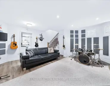 
Kingston  Bristol-London, Newmarket 3 beds 4 baths 2 garage $1.388M