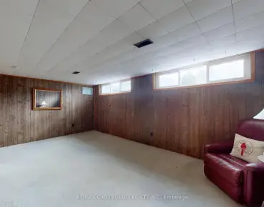 
39 Credit Ln Jefferson, Richmond Hill 4 beds 4 baths 2 garage $1.289M