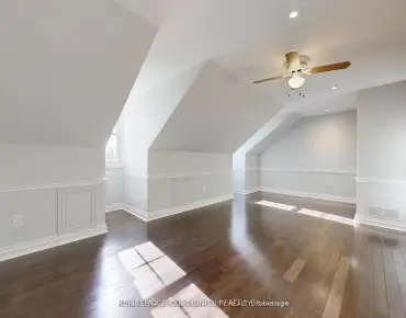 
16 Carriage House Crt Jefferson, Richmond Hill 3 beds 5 baths 2 garage $1.488M