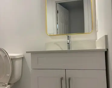 
701 Leeder Crt Huron Heights-Leslie Valley, Newmarket 5 beds 2 baths  garage $838K
