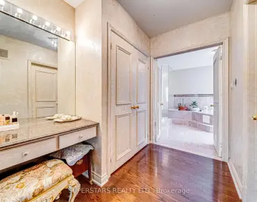 
111 Theobalds Circ <a href='https://luckyalan.com/community.php?community=Richmond Hill:Mill Pond'>Mill Pond, Richmond Hill</a> 4 beds 4 baths 2 garage $1.7M