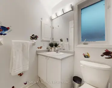 
20 Mill St Vinegar Hill, Markham 3 beds 3 baths  garage $799.888K