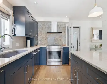 
129 Knapton Dr Woodland Hill, Newmarket 3 beds 4 baths 1 garage $968K