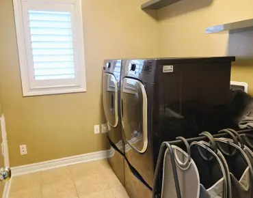 
105 Braith Cres Stouffville, Whitchurch-Stouffville 5 beds 5 baths 2 garage $1.4M
