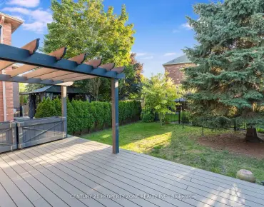 374 Dowson Loop Woodland Hill, Newmarket 4 beds 3 baths 2 garage $1.3M