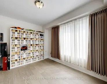 
22 Poplar Dr <a href='https://luckyalan.com/community.php?community=Richmond Hill:Oak Ridges'>Oak Ridges, Richmond Hill</a> 3 beds 3 baths 2 garage $1.768M