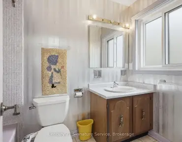 23 Tangmere Cres <a href='https://luckyalan.com/community.php?community=Markham:Milliken Mills East'>Milliken Mills East, Markham</a> 4 beds 5 baths 2 garage $992K