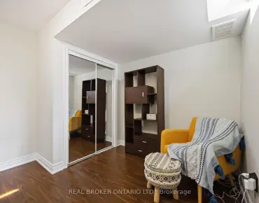 
234 Sussex Ave Harding, Richmond Hill 3 beds 2 baths 2 garage $1.089M