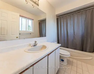 25 Grampian Ave <a href='https://luckyalan.com/community.php?community=Vaughan:Maple'>Maple, Vaughan</a> 3 beds 3 baths 2 garage $1.19M