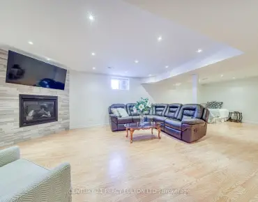 
16 Carriage House Crt Jefferson, Richmond Hill 3 beds 5 baths 2 garage $1.488M