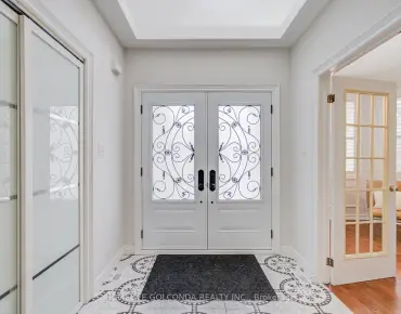 29 Randall Ave <a href='https://luckyalan.com/community.php?community=Markham:Milliken Mills East'>Milliken Mills East, Markham</a> 4 beds 4 baths 2 garage $1.66M