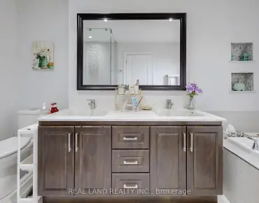 
79 Divadale Rd Elder Mills, Vaughan 3 beds 3 baths 1 garage $989.99K