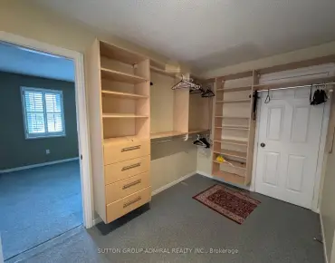 
1240 Wellington St E Bayview Northeast, Aurora 4 beds 3 baths 2 garage $1.249M