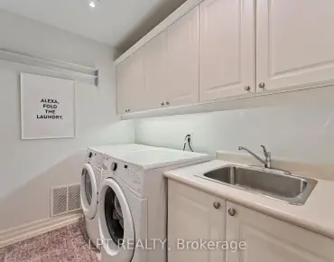 
14 Valley Cres Aurora Heights, Aurora 4 beds 4 baths 2 garage $1.188M