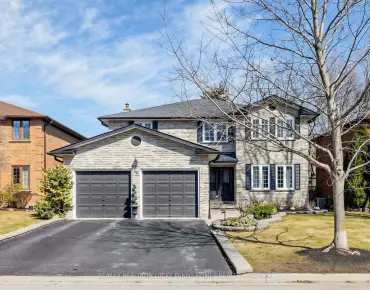 
61 Raymond Schell Ave Victoria Manor-Jennings Gate, Markham 4 beds 4 baths 2 garage $2.126M