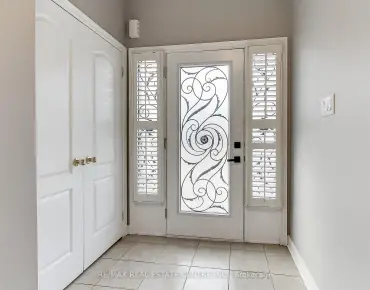 
122 Septonne Ave Bristol-London, Newmarket 3 beds 1 baths  garage $699K